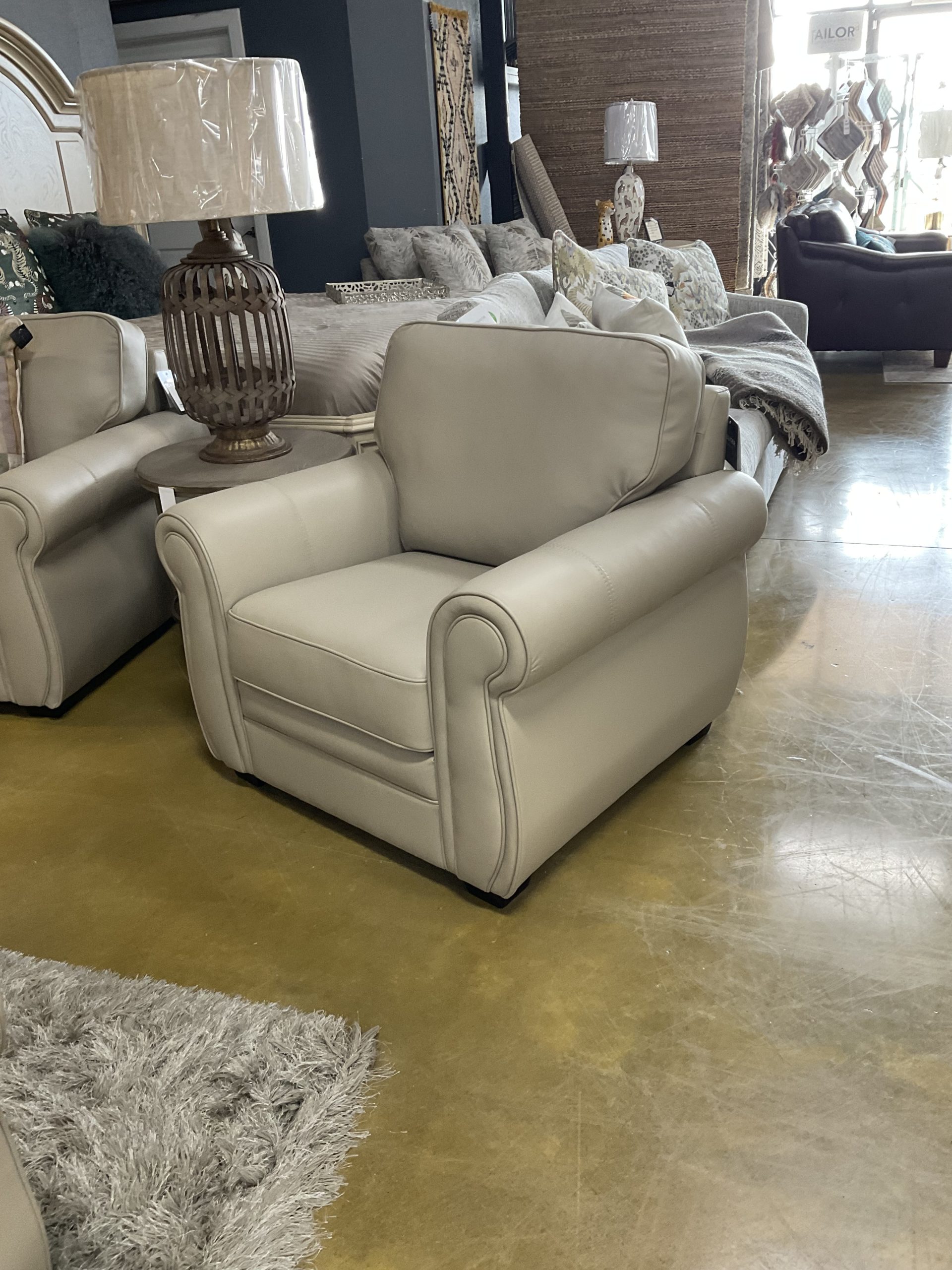 Viceroy Harvest Leather Chair - Image 2