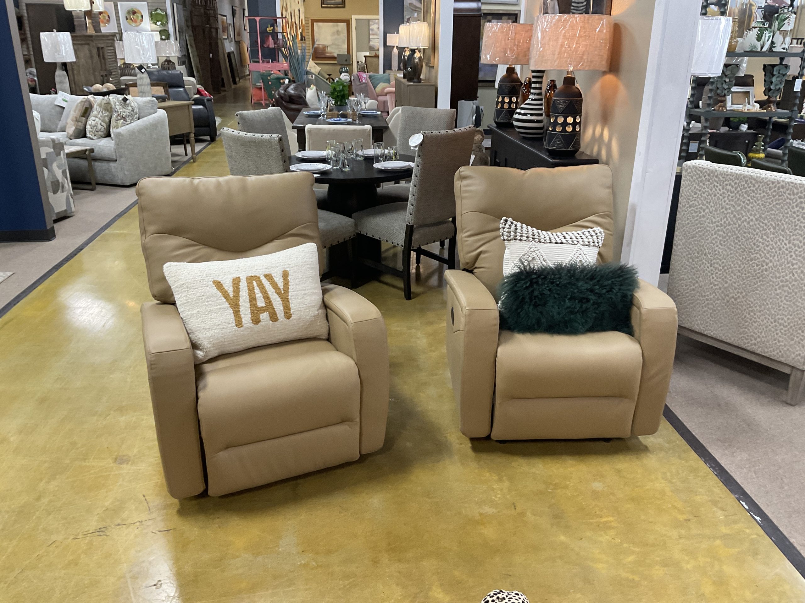 Torrington Oak leather recliner - Image 2