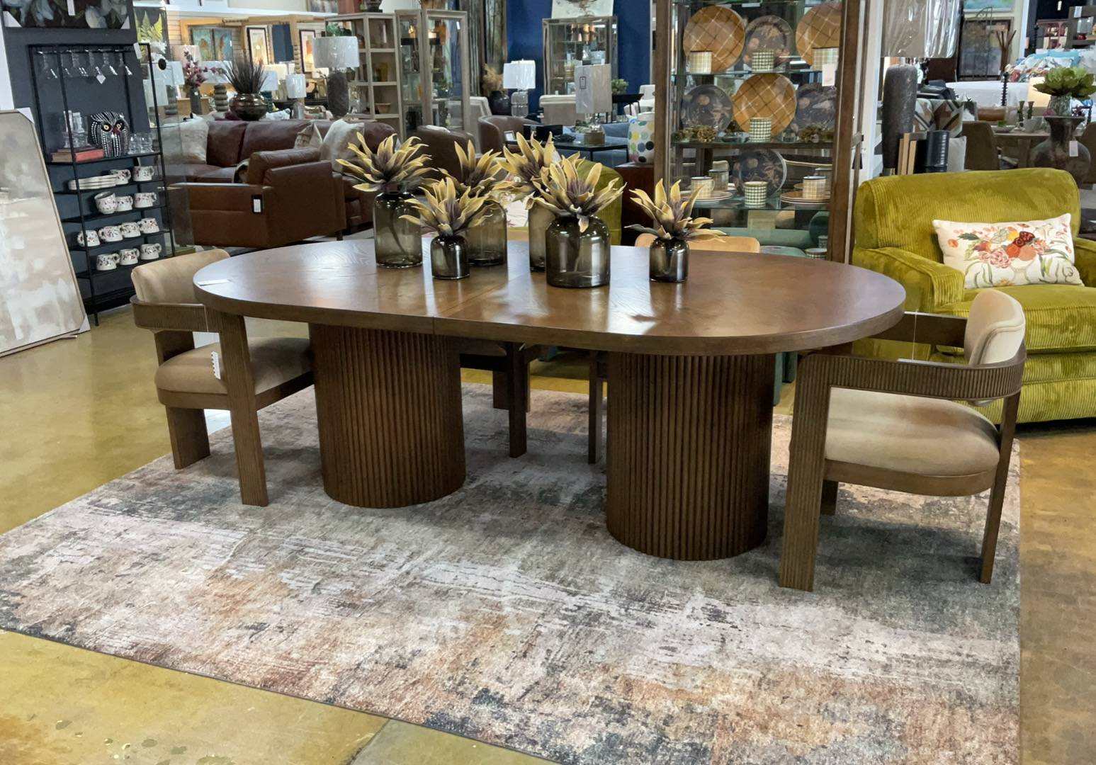 Belinda Oak Dining Table - Image 3