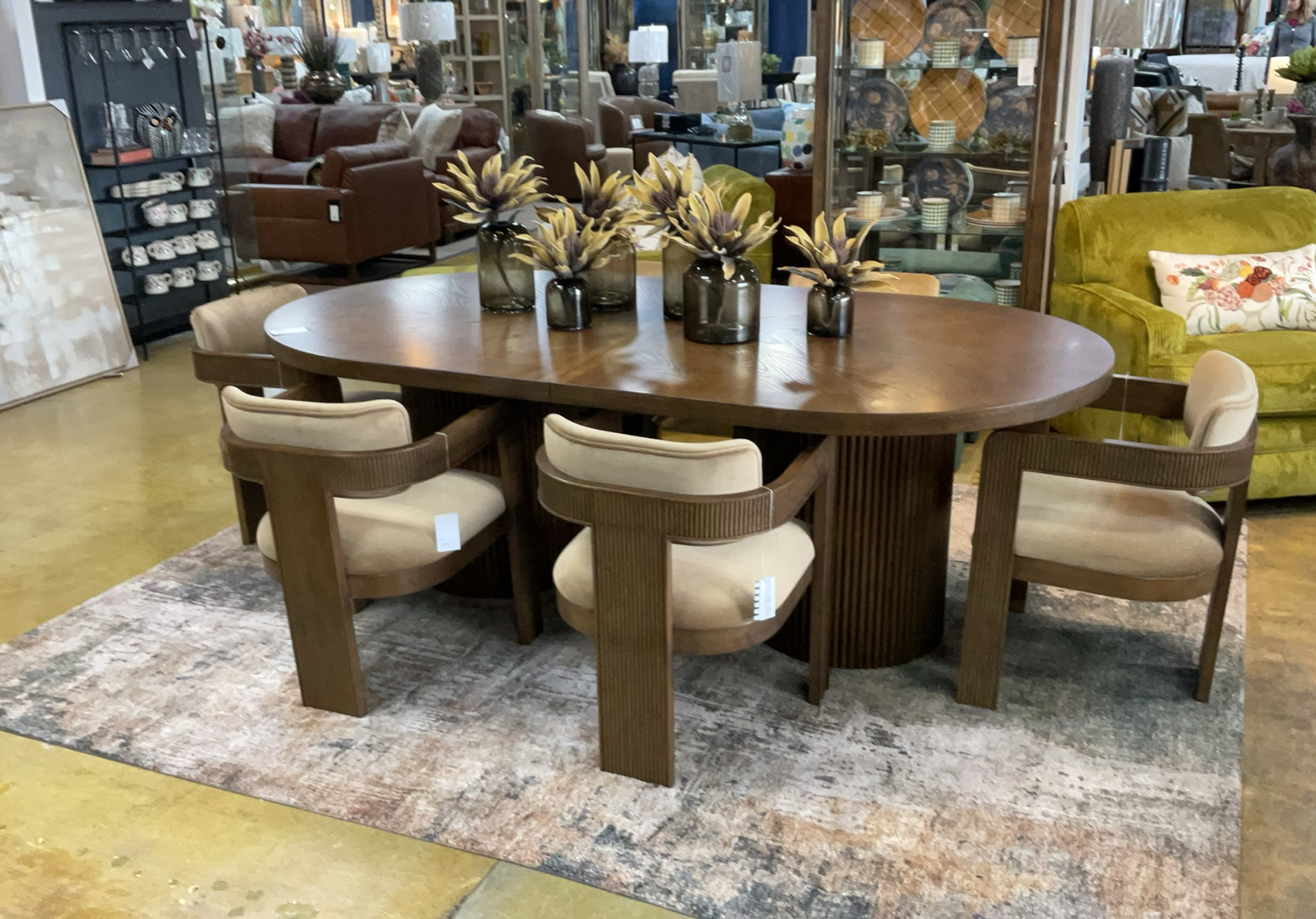 Belinda Oak Dining Table - Image 4